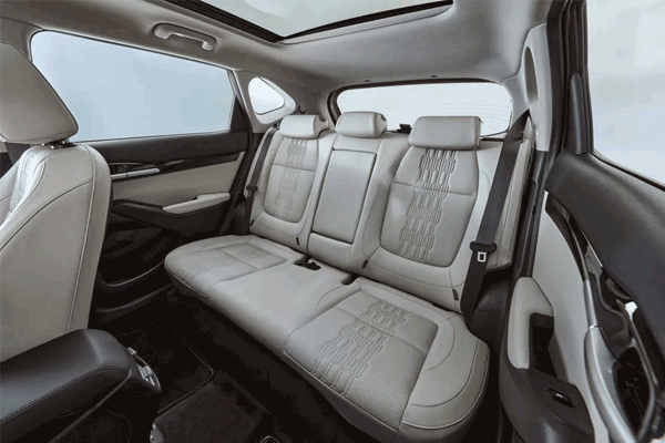 Roomy headroom and legroom