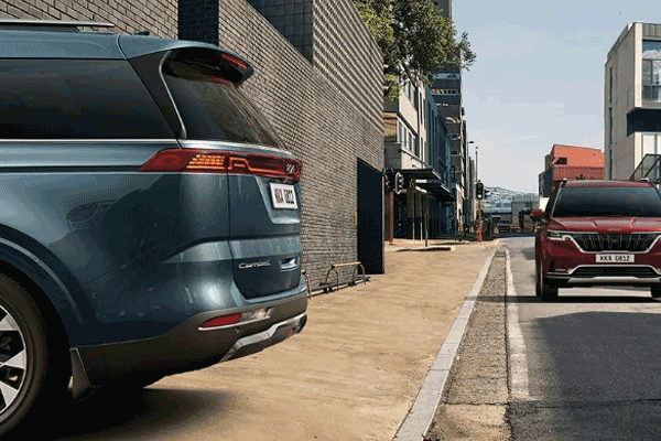 Rear Cross-Traffic Collision-Avoidance Assist (RCCA)